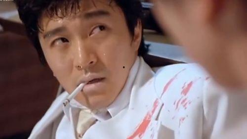 国产凌凌七受伤外国视频,跨国视频记录感人瞬间